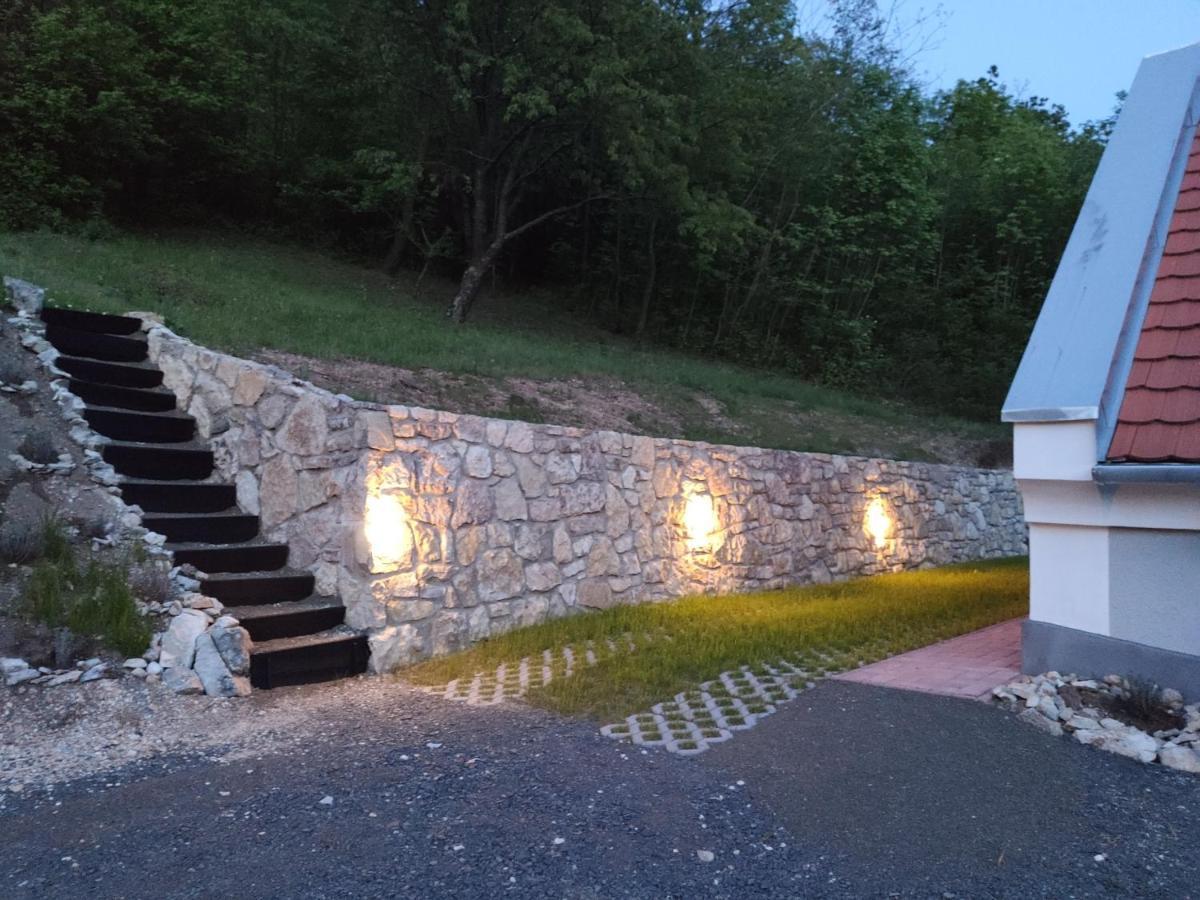 Apartament Kosbor Vendeghaz Monoszlo Zewnętrze zdjęcie