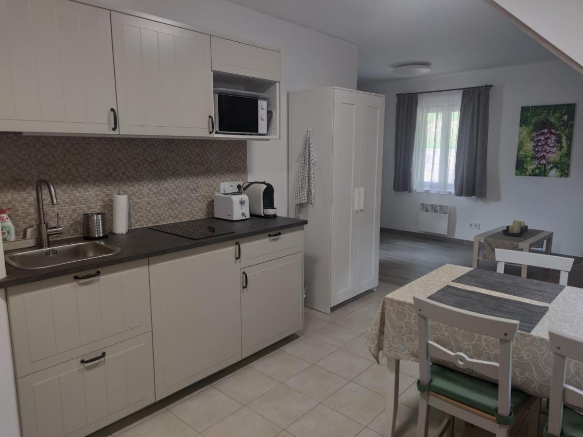 Apartament Kosbor Vendeghaz Monoszlo Zewnętrze zdjęcie