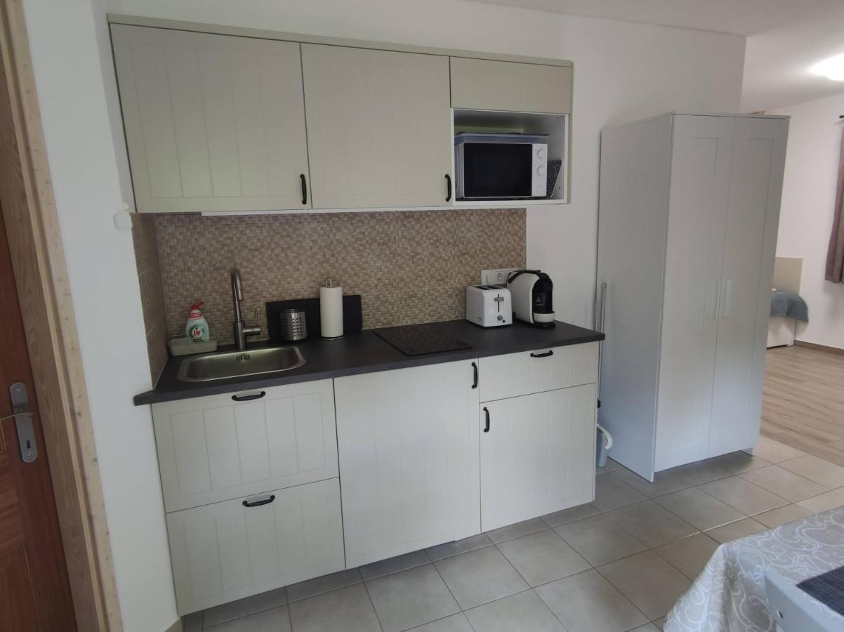 Apartament Kosbor Vendeghaz Monoszlo Zewnętrze zdjęcie