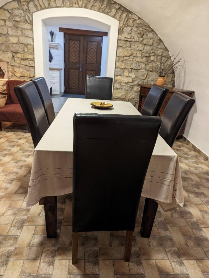 Apartament Kosbor Vendeghaz Monoszlo Zewnętrze zdjęcie